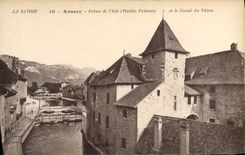 CPA Annecy Palais de L'isle Vieilles prisons et la canal du Thiou