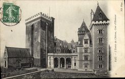 CPA Pau L'Entree du Chateau Cour d'honneur