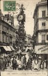 CPA Amiens L'Horloge et la rue des Vergeaux Enfants