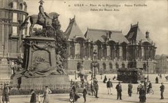 CPA Lille Place de la Republique Statue Faidherhe Tramway