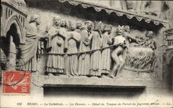 CPA Reims La Cathedrale Les Damnes Detail du tympan du portail du Jugement Dernier Diable