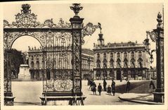 CPA Nancy Place Stanislas Le Theatre et le Grand Hotel Une des grilles de Jean Lamour