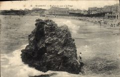 CPA Biarritz Rocher en Mer a la Plage