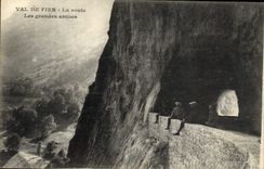 Valle de la POSTAL de la VENDIMIA del fuego los arcos grandes del camino