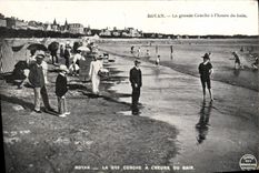 Concha grande de Royan de la POSTAL de la VENDIMIA por la hora del baño