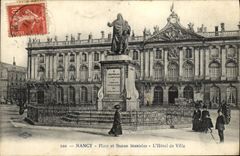 CPA Nancy Place Et Statue Stanislas L'Hotel De Ville
