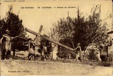 VINTAGE POSTCARD the Heavy Pyrenees 2nd Station Of the Martyrdom