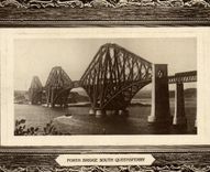 La POSTAL de la VENDIMIA adelante tiende un puente sobre Queensferry del sur