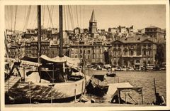 CPA Marseille Un coin du vieux port et l'hotel de ville