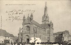 VINTAGE POSTCARD co. Anne D' Auray the Basilica the Beach
