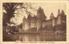 CPA Josselin Le Chateau Vu du Cote Du Canal