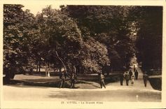 VINTAGE POSTCARD Vittel the Large Alley