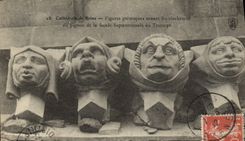 CPA Reims Figures Grotesques Ornant les Clochetons du pignon de la facade septentrionale du transept 
