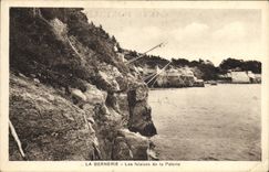 VINTAGE POSTCARD Bernerie the Cliffs of Patorie Fishes