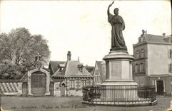 CPA Amiens Statue de Pierre L'Ermite