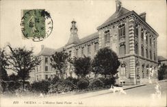 VINTAGE POSTCARD Amiens the Holy Old people's home Victor