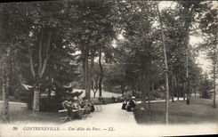 CPA Contrexeville Une Allee du Parc
