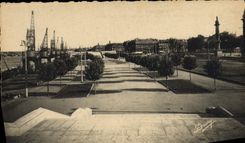 VINTAGE POSTCARD Bordeaux Quay Louis XVIII And the Garden Of the Terraces