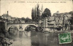 VINTAGE POSTCARD Heavy Gave OF Pau the Old Bridge And the Strong Castle