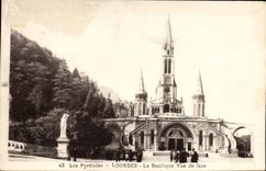 VINTAGE POSTCARD the Heavy Pyrenees the Basilica Front view