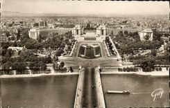 MODERN CARD Paris And Its Wonders Gardens Of Trocadero And the Palate De Chaillot