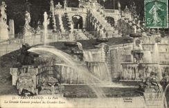 VINTAGE POSTCARD Holy Cloud the Park the large cascade during large water