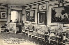 VINTAGE POSTCARD the palate of Fontainebleau Study of the Black and white pope VII