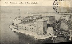 CPA Marseille Le fort St Jean et la Rade