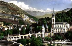 CPM Lourdes La Basilique et le Plc du Jer