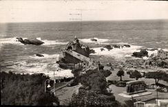 CPM Biarritz Le Rocher et L'Esplanade de la Vierge
