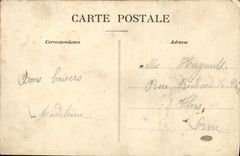 Ayuntamiento de Bayeux de la POSTAL de la VENDIMIA y de mármol estatua del arqueólogo de Arcise de Caumont
