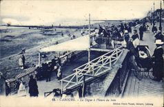 CPA Cabourg La Digue A I'heure Du Bain