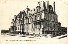 VINTAGE POSTCARD Lafeitte Houses the Castle