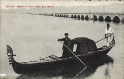 VINTAGE POSTCARD Venezia Gondola idiot feize E Big shot della Perrovia