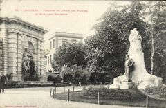 Fuente de Toulouse de la POSTAL de la VENDIMIA del jardín botánico y del monumento del arbolado