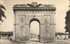 VINTAGE POSTCARD Trawl-nets on the Marne the door Holy Cross