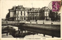 CPA Troyes Le Canal et la Prefecture