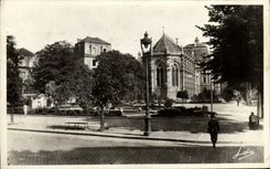 VINTAGE POSTCARD Rennes Kergus Public garden and Chapelle of the College
