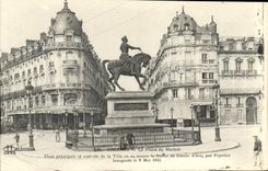 CPA Orleans La Place Du Martroi Place Principale Et Centrale De La Ville