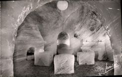 CPM Chamonix Le Montenvers La Grotte De La Mer De Glace La salle a manger