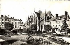 CPM Troyes Eglise Saint Urbain Et Jardin De La Prefecture