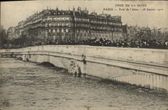 CPA Crue De La Seine Paris Pont De l'Alma 28 janvier 1910 Inondations 