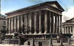 POSTAL MODERNA Nimes Maison Carrée