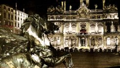 CPM Lyon Place des Terreaux Mairie Centrale Fontaine Bartholdi