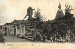 VINTAGE POSTCARD Saumur Old men Moulins on the Slope