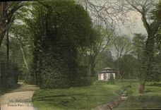 VINTAGE POSTCARD St Cloud In the park