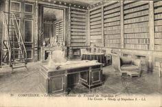 CPA Compiegne Le Chateau Cabinet de travail de Napoleon 1er Bibliotheque