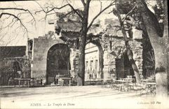 CPA Nimes Le Temple de Diane