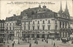 Lugares de Clermont-Ferrand de la POSTAL de la VENDIMIA de Jaude Statue De Vercingetorix el teatro y la campana-torre de la catedral