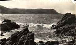 MODERN CARD La Hague Storm In Bay of Ecalgrain